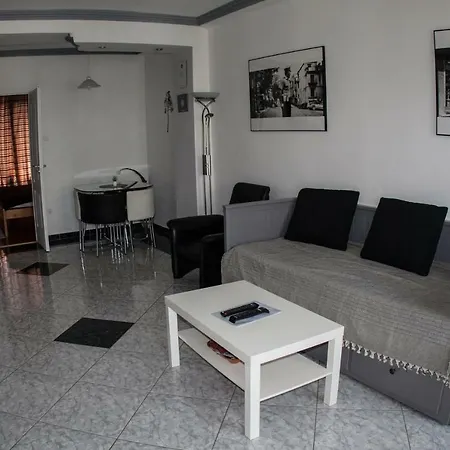 Апартаменты Deak Design *